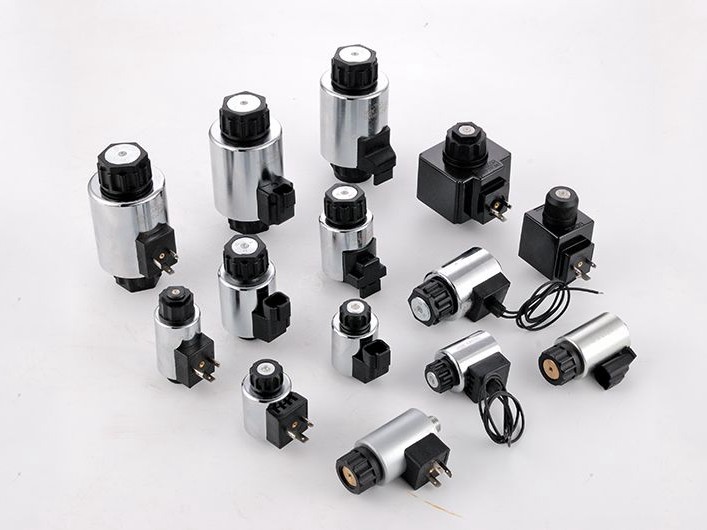 Hydrauliikan päällä/pois päältä solenoidit